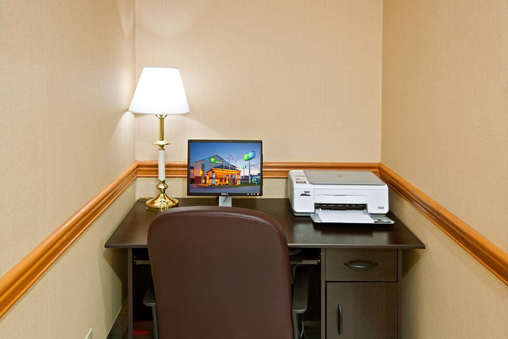 Holiday Inn Express Hotel & Suites Harrison Zewnętrze zdjęcie