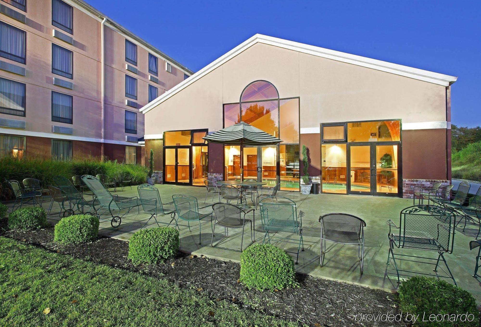 Holiday Inn Express Hotel & Suites Harrison Zewnętrze zdjęcie